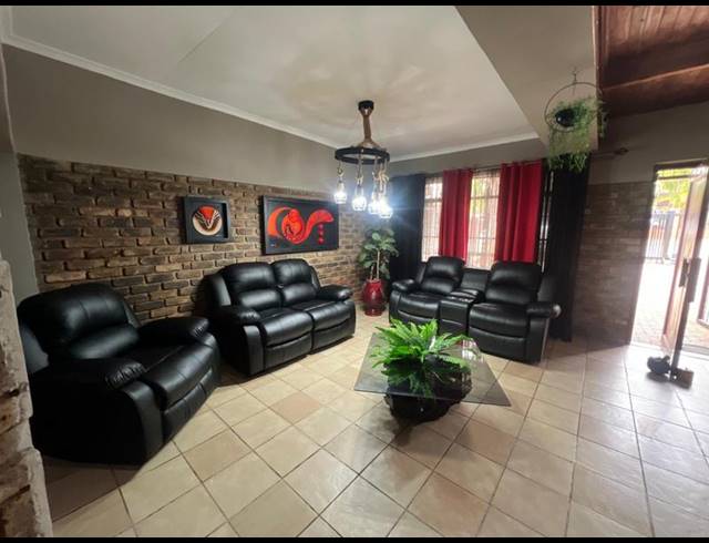 4 BEDROOM HOUSE FOR SALE IN DORANDIA